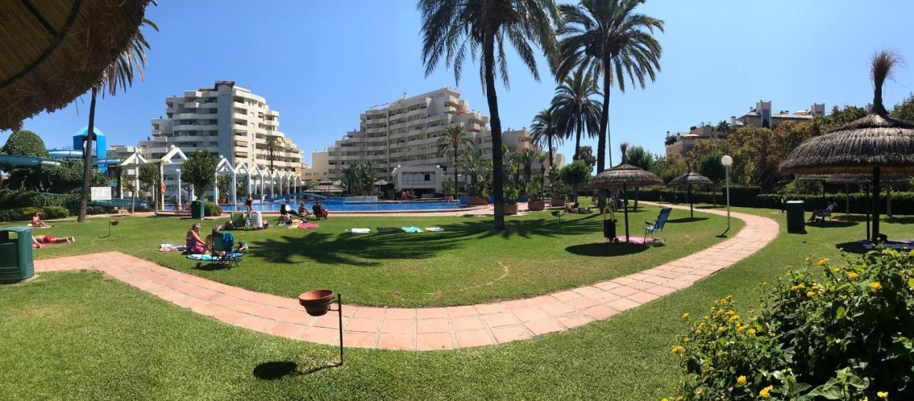 Benal beach vista al mar y parque acuático Benalmádena Exterior foto